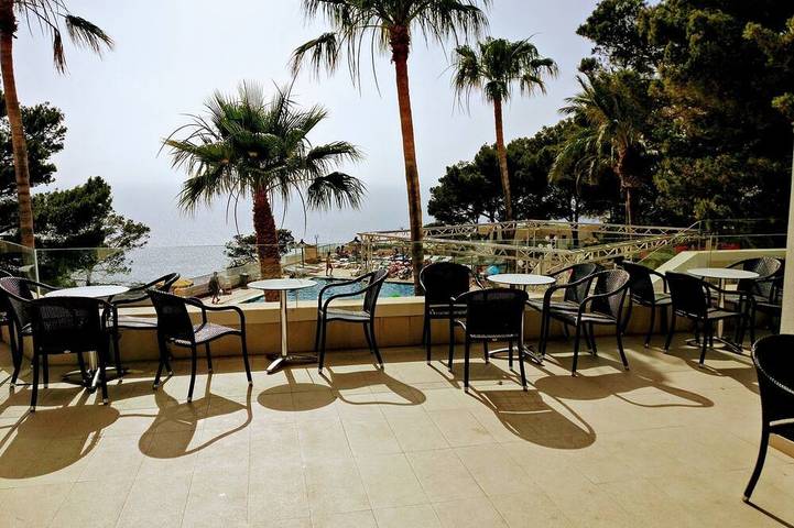 Holiday home for 3 people, with garden and pool as well as terrace - 1