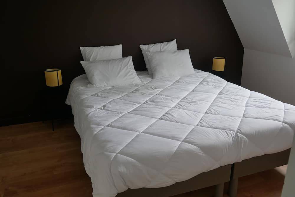 House with sea river view, with jacuzzi spa in Gouesnach, Region de Quimper