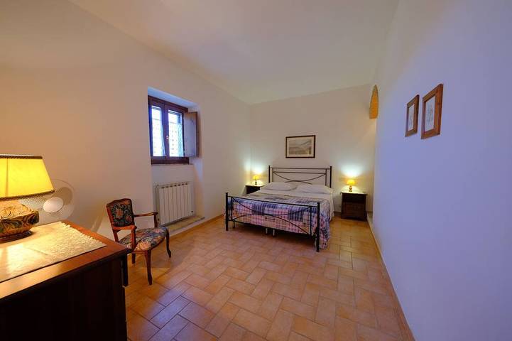 Montegonfoli 4, Appartamento per 4 adulti vista San Gimignano e colline toscane in San Gimignano, Siena e dintorni