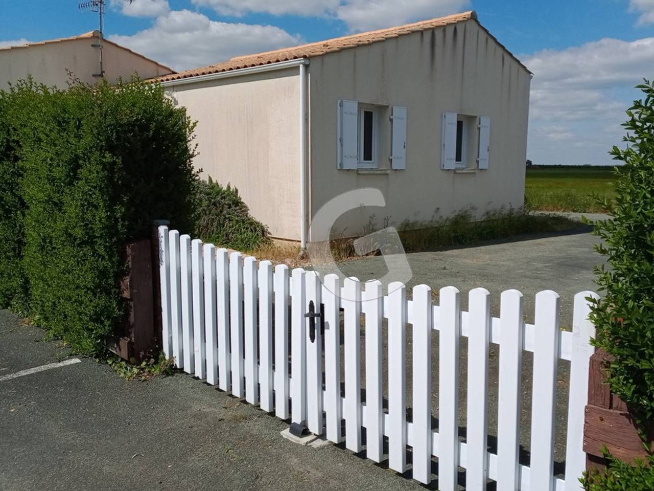 Cozy Beachside Home for 4 Near Rocher Beach, La Tranche-sur-Mer in La Tranche-sur-Mer, Vendée