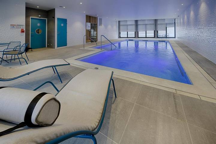Appart’hôtel pour 2 personnes, avec Balcon et Terrasse ainsi que Jardin et Piscine