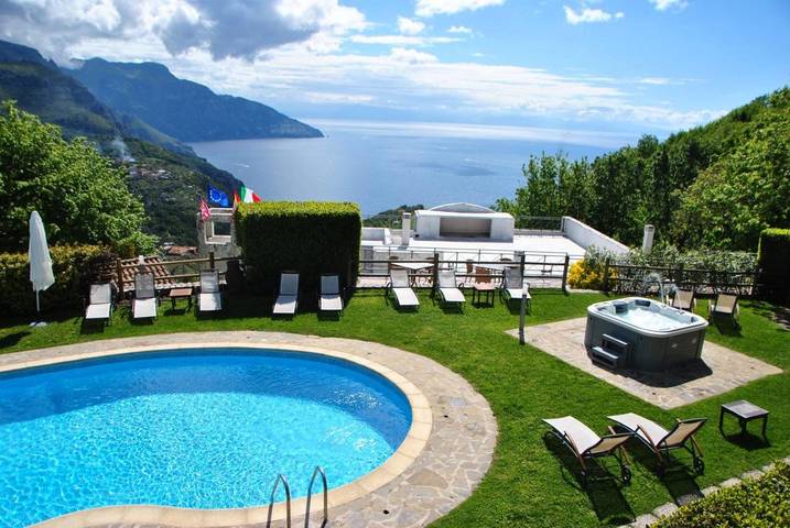 B&b per 20 persone, con giardino e piscina nonché idromassaggio a Sant'Agnello