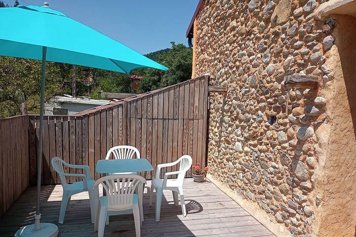 Gîte pour 6 personnes, avec Terrasse et Jardin à Saint-Jean-d'Aigues-Vives