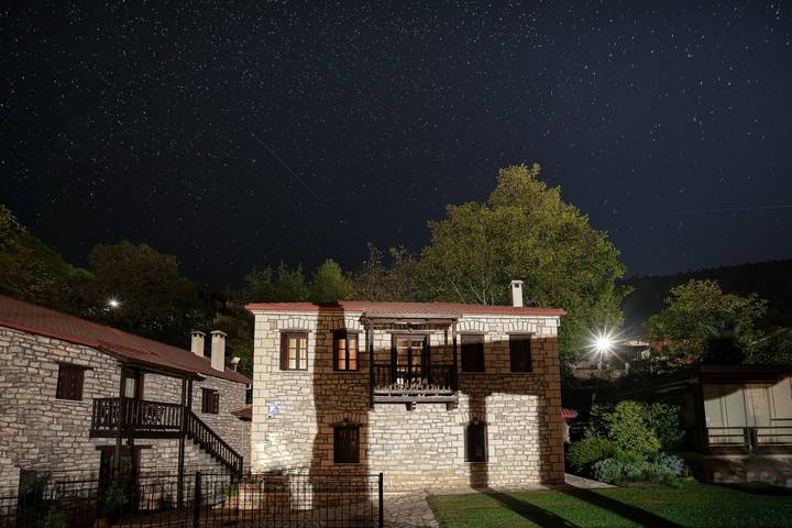 Camera 'Double - Morea' con vista montagna, terrazza privata e Wi-Fi in Euritania