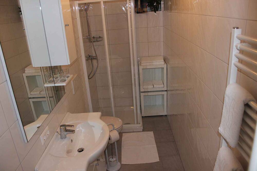 Ganze Wohnung, Ferienwohnung in ruhiger und sonniger Hanglage in Flattach, Bezirk Spittal an der Drau