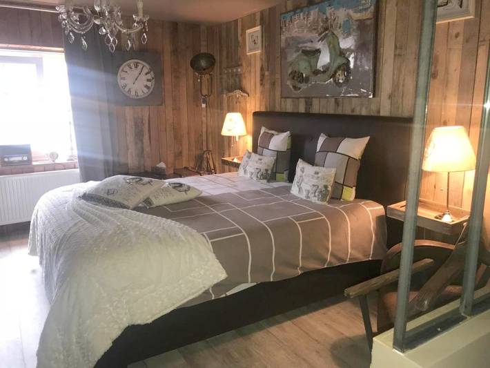 Hôtel pour 2 personnes, avec Terrasse et Vue à Chassepierre