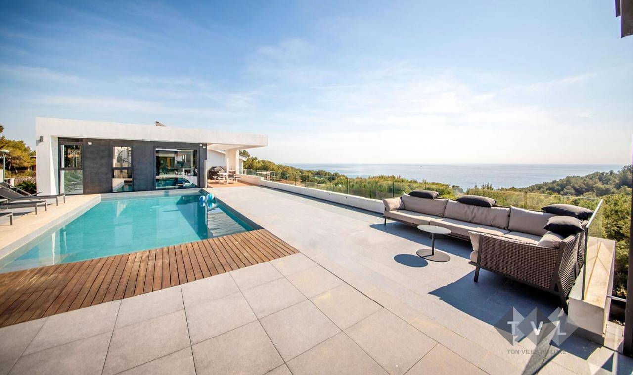 Villa für 13 Personen mit Whirlpool in La Móra, Tarragona