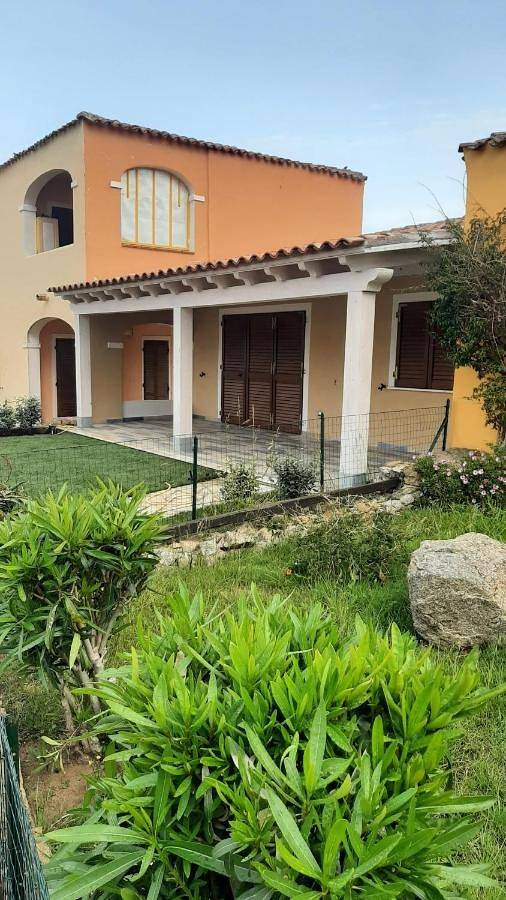 Ferienpark für 6 Personen, mit Terrasse und Garten sowie Pool auf Sardinien - 2