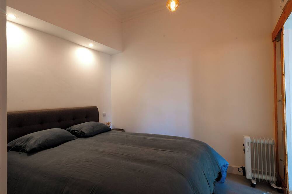 Ganze Wohnung, Palmela 33: comfortable and welcoming apartment in the historic center of Palmela! in Palmela, Naturpark Arrábida