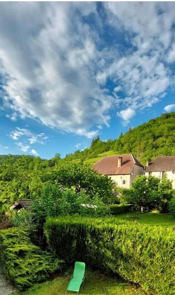 Gîte pour 12 personnes, avec jardin et vue, animaux acceptés dans Montgesoye
