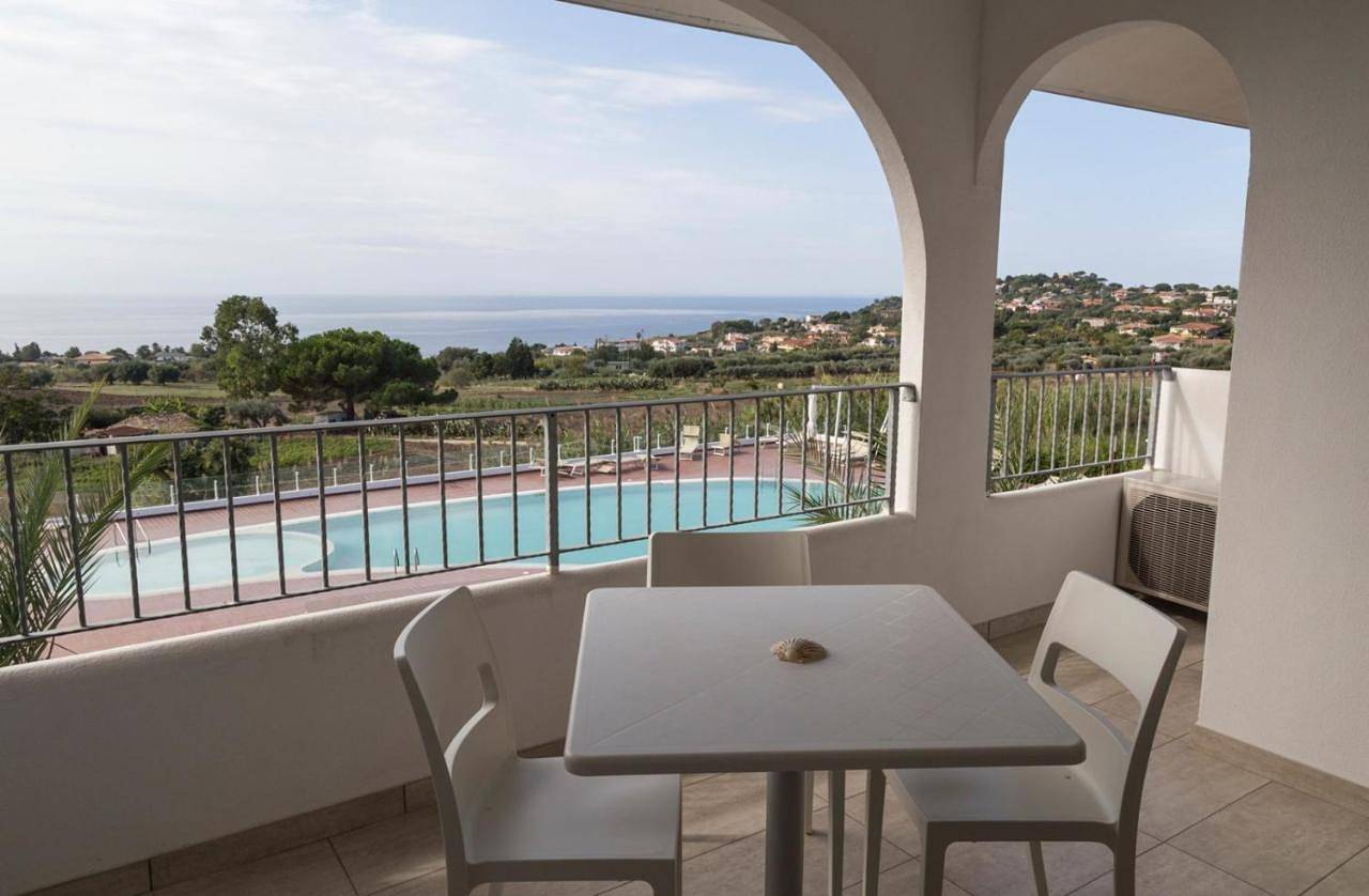 Luzia Agriresort - Piscina Panoramica e vista Mare a Capo Vaticano in Ricadi (comune), Provincia di Vibo Valentia