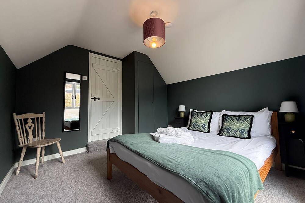 Charming 2 Bed Cottage in Windsor - By Tempstay in Windsor, Berkshire