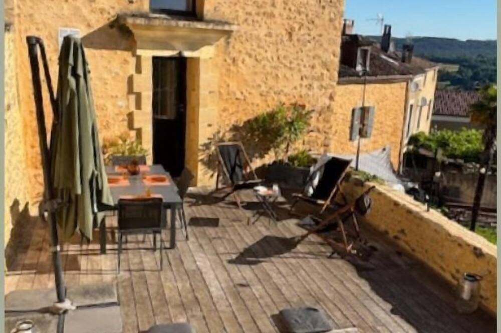 Dordogne, au coeur du Périgord noir, maison de village avec piscine privée in Belvès, Périgord Noir