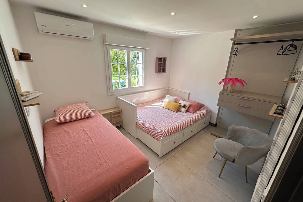 Villa Paulette, pool & garden in Toulon, Mittelmeerküste (Frankreich)