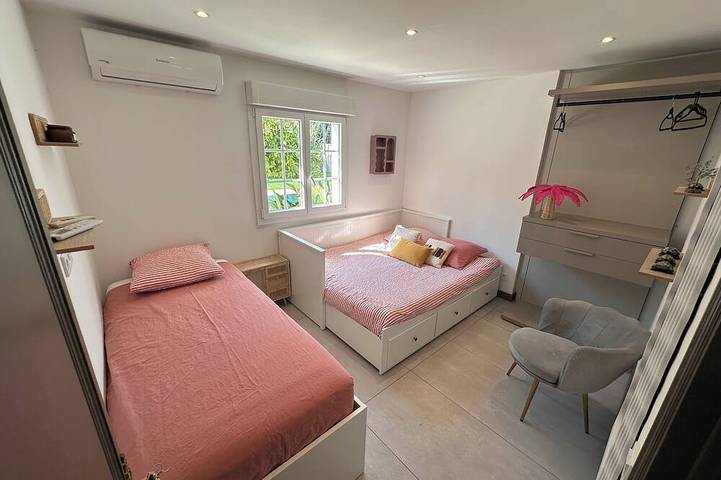 Villa Paulette, pool & garden in Toulon, Mittelmeerküste (Frankreich)