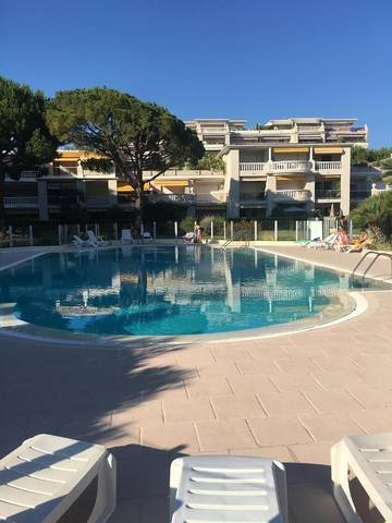 Gîte pour 3 personnes, avec jardin ainsi que piscine et vue dans Port du Cros de cagnes
