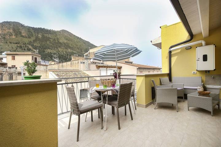 Appartement entier, Appartement "Rosy 1" avec vue sur la mer, terrasse et climatisation in Castellammare del Golfo, Province de Trapani