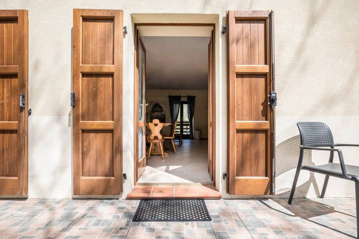 Entire apartment, Agriturismo 'Val D' Egoi App 2' with Mountain View, Shared Garden, and Wi-Fi in Tremosine, Garda Mountains