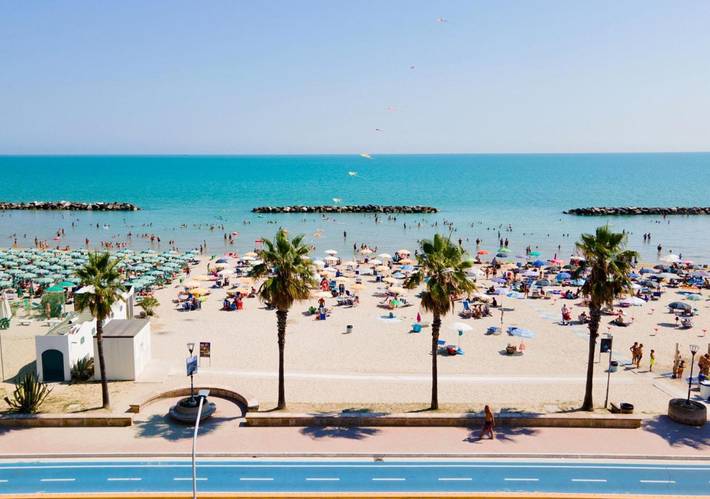 Casa vacanza per 4 persone, con balcone e panorama, adatto a famiglie con bambini in Lido di Fermo