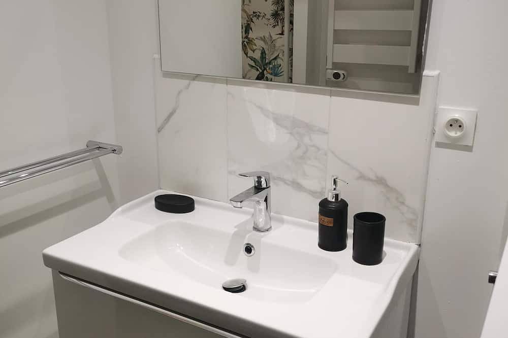 Ganze Wohnung, 4-person apartment with private garden, 1km from the beach in Calais, Calais und Umgebung