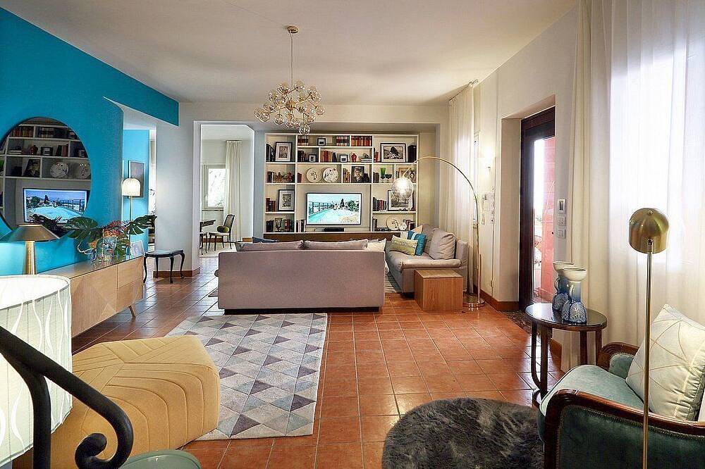 Villa Doride: An elegant and welcoming three-story residence which faces the sun and the sea, with Free Wi-Fi. in Taormina, Province de Messina