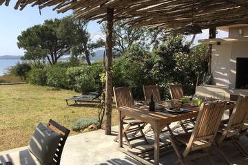 Gîte pour 12 personnes, avec jardin dans Plage de Vardiola
