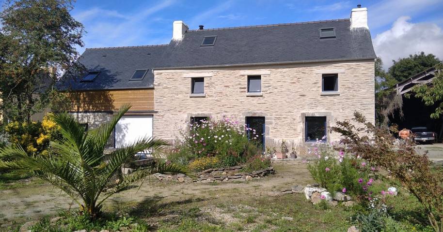 Chambre d’hôte pour 2 personnes, avec jardin à Lampaul-Guimiliau
