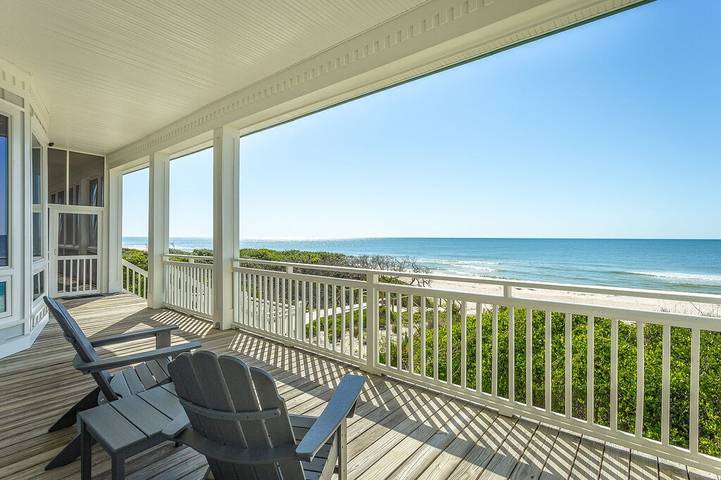 Vacation rental for 14 people, with pool, with pets in St. George Island