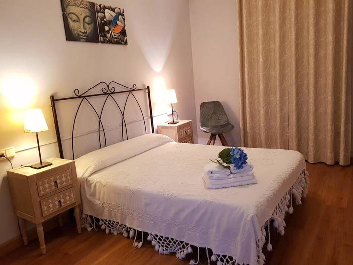 Hôtel pour 2 personnes, avec terrasse dans Cardes - 2