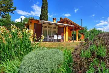 Villa for 4 Guests in Certaldo, Florence Province, Picture 3