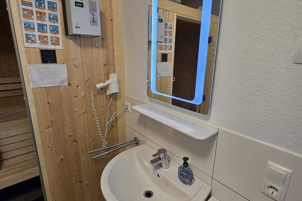 Modernes Ferienmittelhaus Wattwurm mit eigener Sauna in Tossens, Butjadingen