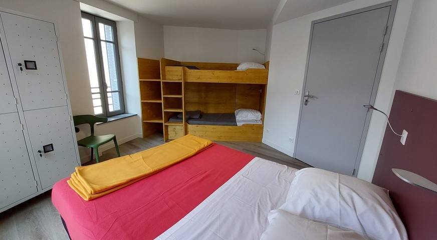 Gîte pour 13 personnes, avec balcon