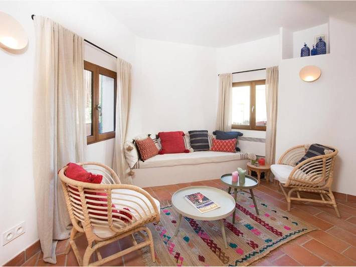 Location de vacances pour 6 personnes, avec terrasse dans Office De Tourisme Et Des Congres De Mandelieu - 2