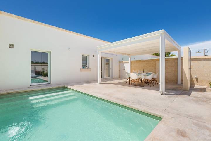 Villa per 4 persone, con Piscina a Manduria