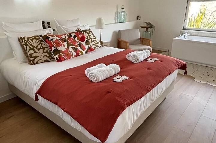 Gîte pour 10 personnes à Lamothe-Landerron - 4