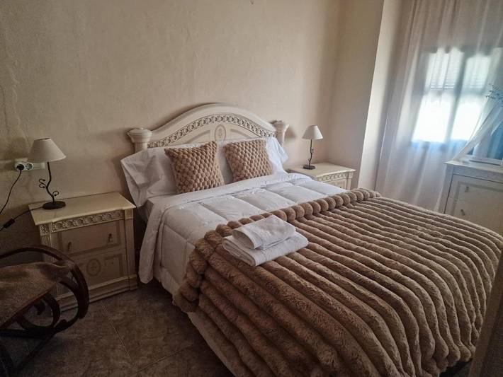 Location de vacances pour 6 personnes, avec jardin et vue à Zuheros