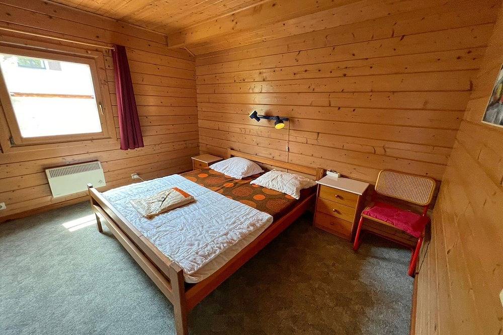 Chalet in Hampteau met Uitzicht op Vallei in Hampteau, Hotton