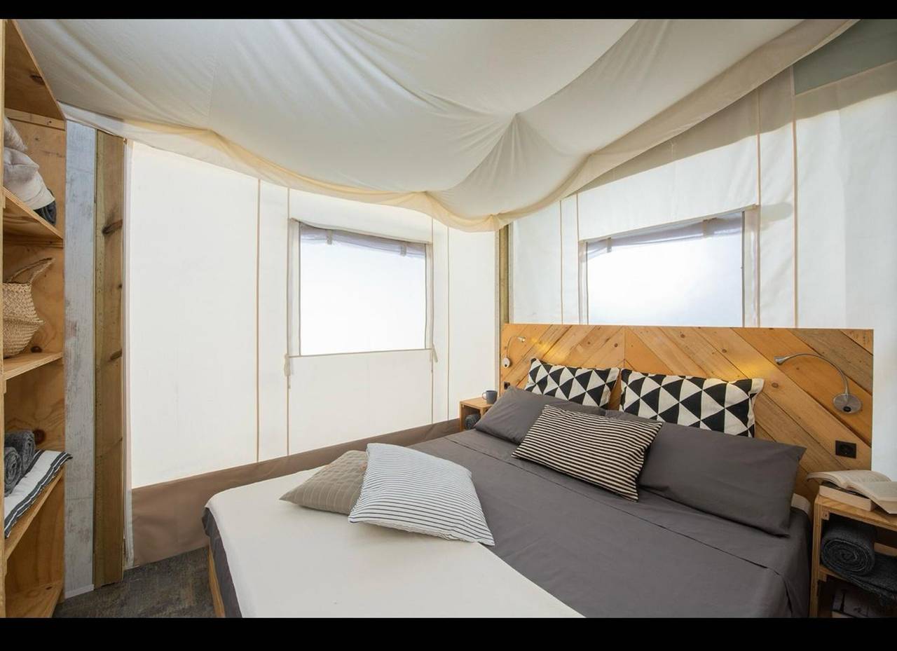 Bungalow 'Glamping B' avec piscine partagée, jardin partagé et Wi-Fi in Montecatini Val di Cecina, Côte des Étrusques
