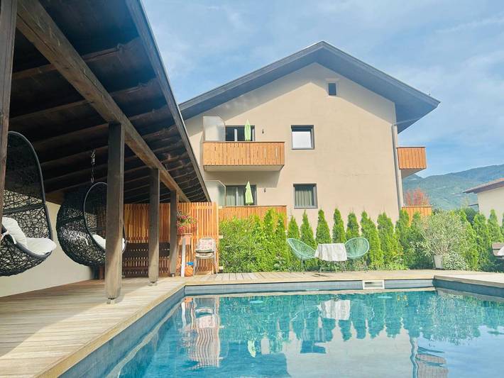 Pension voor 4 personen, with uitzicht and tuin as well as zwembad, met huisdier in Lana