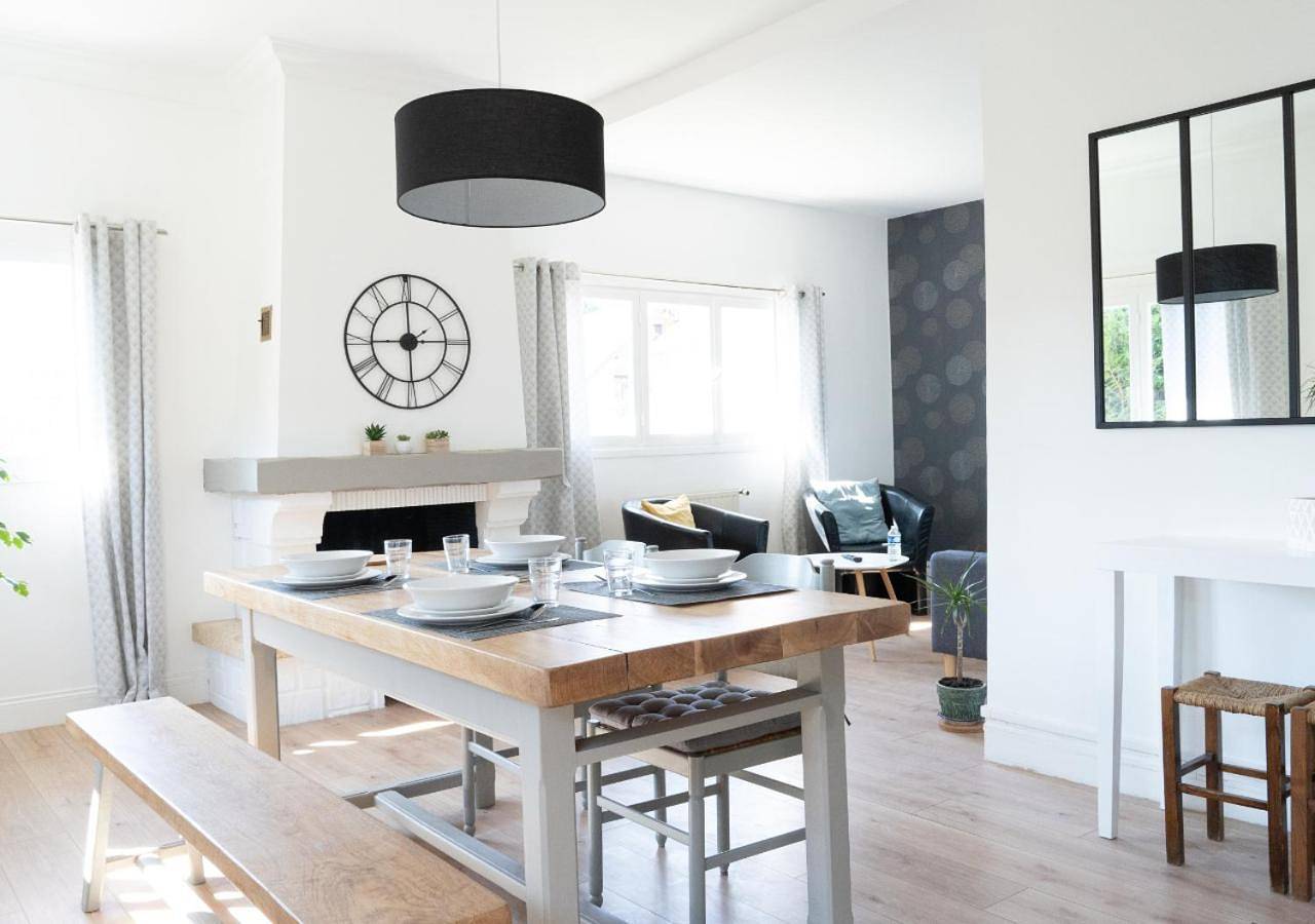 Appartement entier, Four-Bedroom House in Bures-sur-Yvette, Essonne