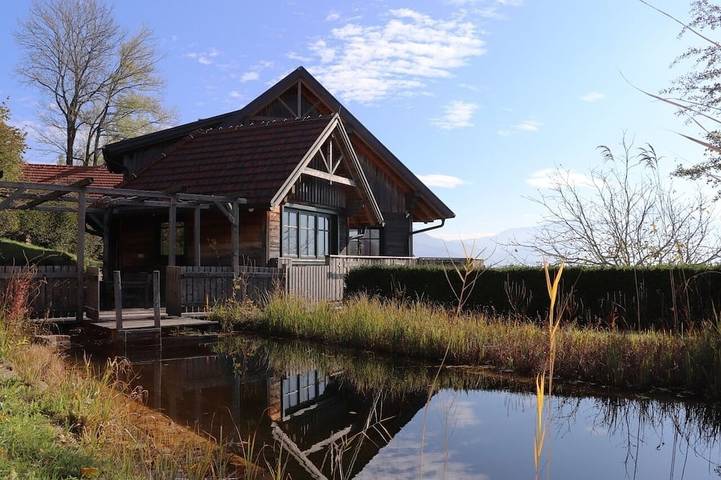 Ferienhaus für 8 Personen, mit Whirlpool und Sauna sowie Balkon und Garten im Salzkammergut