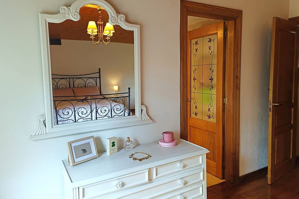 Casa Calma en Ajo: Un Paraíso Privado entre Prados Verdes in Bareyo, Costa de Cantabria