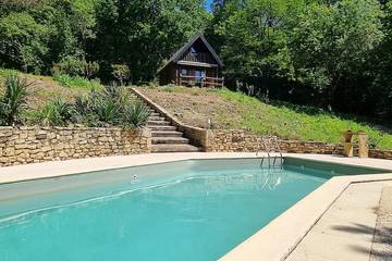 Gîte pour 6 personnes, avec balcon et jardin à Blanquefort-sur-Briolance
