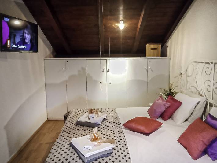 N&M in Starigrad, Zadar