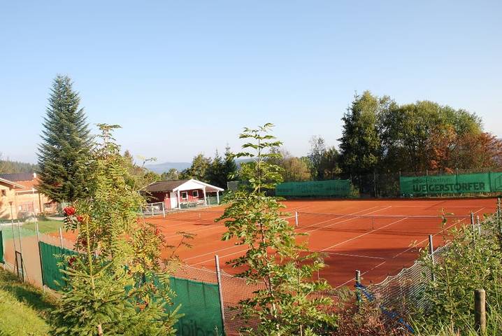 Ferienwohnung für 3 Personen, mit Balkon und Balkon/Terrasse sowie Garten und Pool