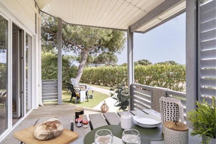 Location de vacances pour 6 personnes, avec jardin ainsi que piscine et terrasse, animaux acceptés à Portiragnes