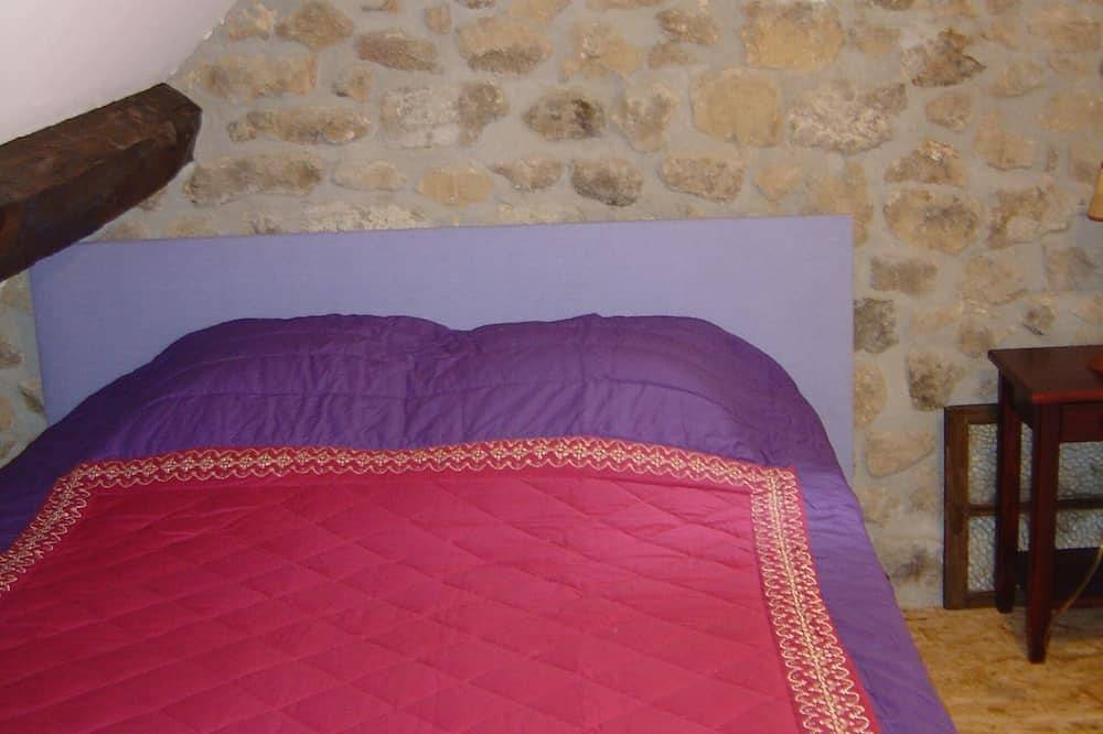 Appartement entier, Gite la Salle des Honneurs in Saint-Julien-Labrousse, Parc naturel régional des Monts d'Ardèche