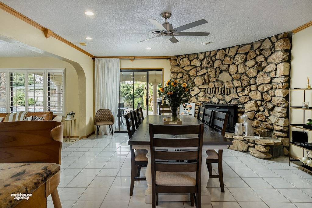 Cosy Hygge Home 3 Schlafzimmer, 2 Bäder mit Pool und 2 Kingsize-Betten in Bakersfield, Kern County
