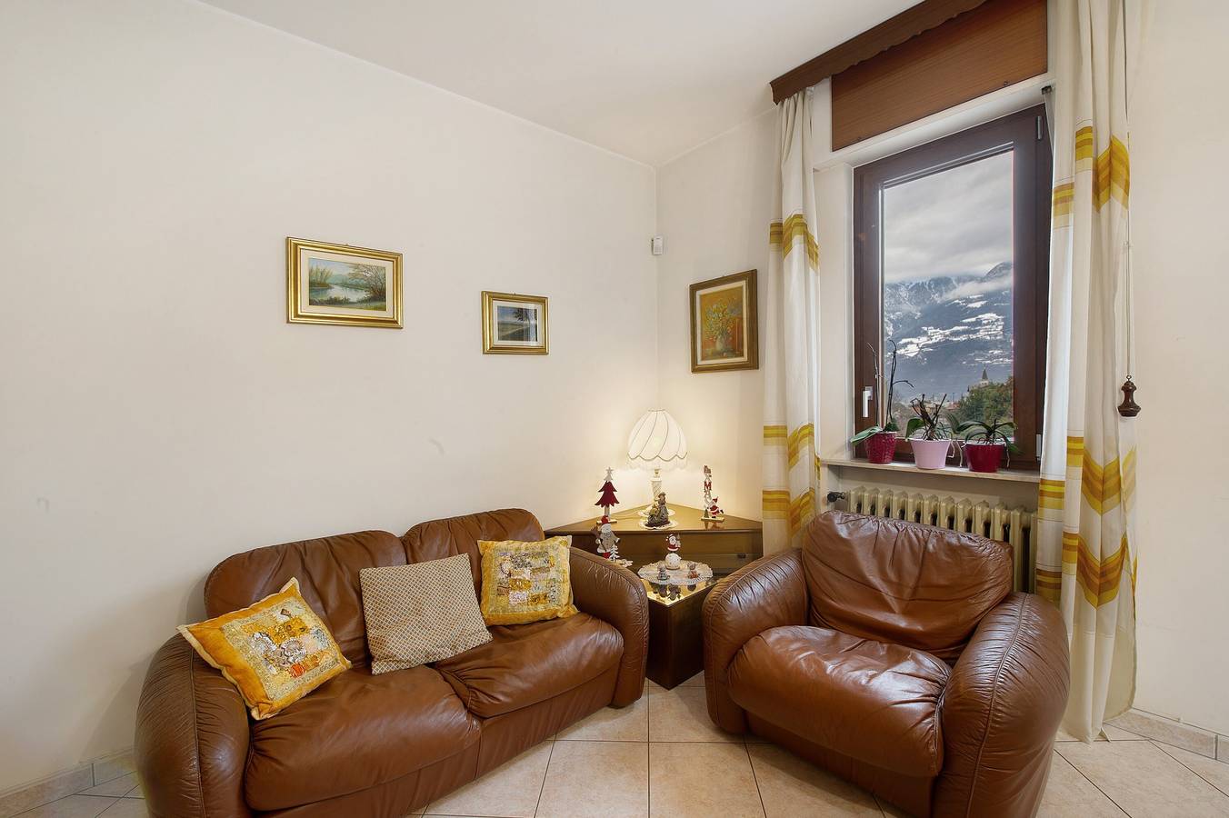 Casa vacanze 'Gianluca' con vista sulle montagne, terrazza privata e Wi-Fi in Signayes, Aosta