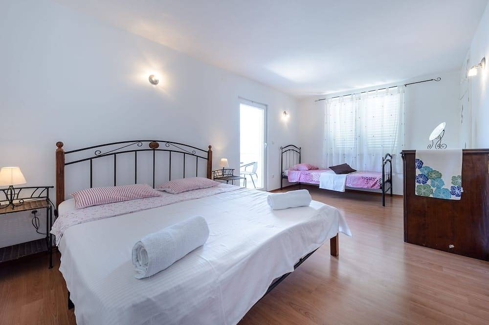 Unique 2 Bedroom Villa with Private Pool in Cavtat, Cavtat (Dalmatia)